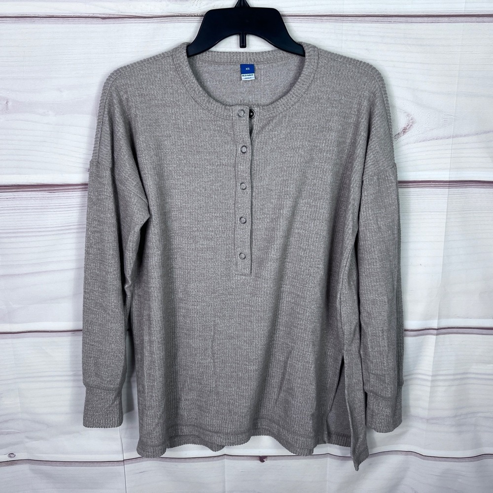 Old Navy Top Womens XS Beige Ribbed Henley Shirt Snap Front Side Slit Knit Solid
